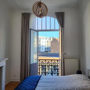 Bed & Blockchain Private With Shared Bathroom Maison d'hôtes Etterbeek