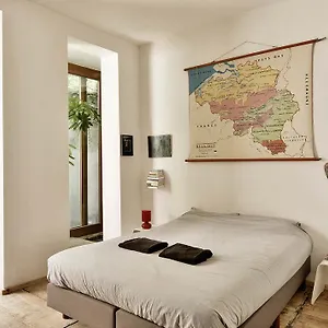 Bed & Breakfast B'kanal, Brussel