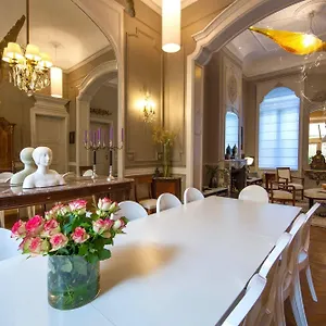 Louise Sur Cour Отель типа 